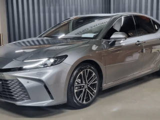 Toyota Camry XLE Hybrid 2024